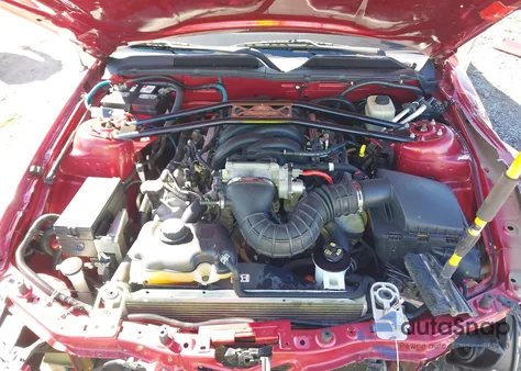 2005 Ford Mustang Gt Deluxe/Gt Premium z USA, uszkodzony, nr VIN 1ZVFT82H455239383